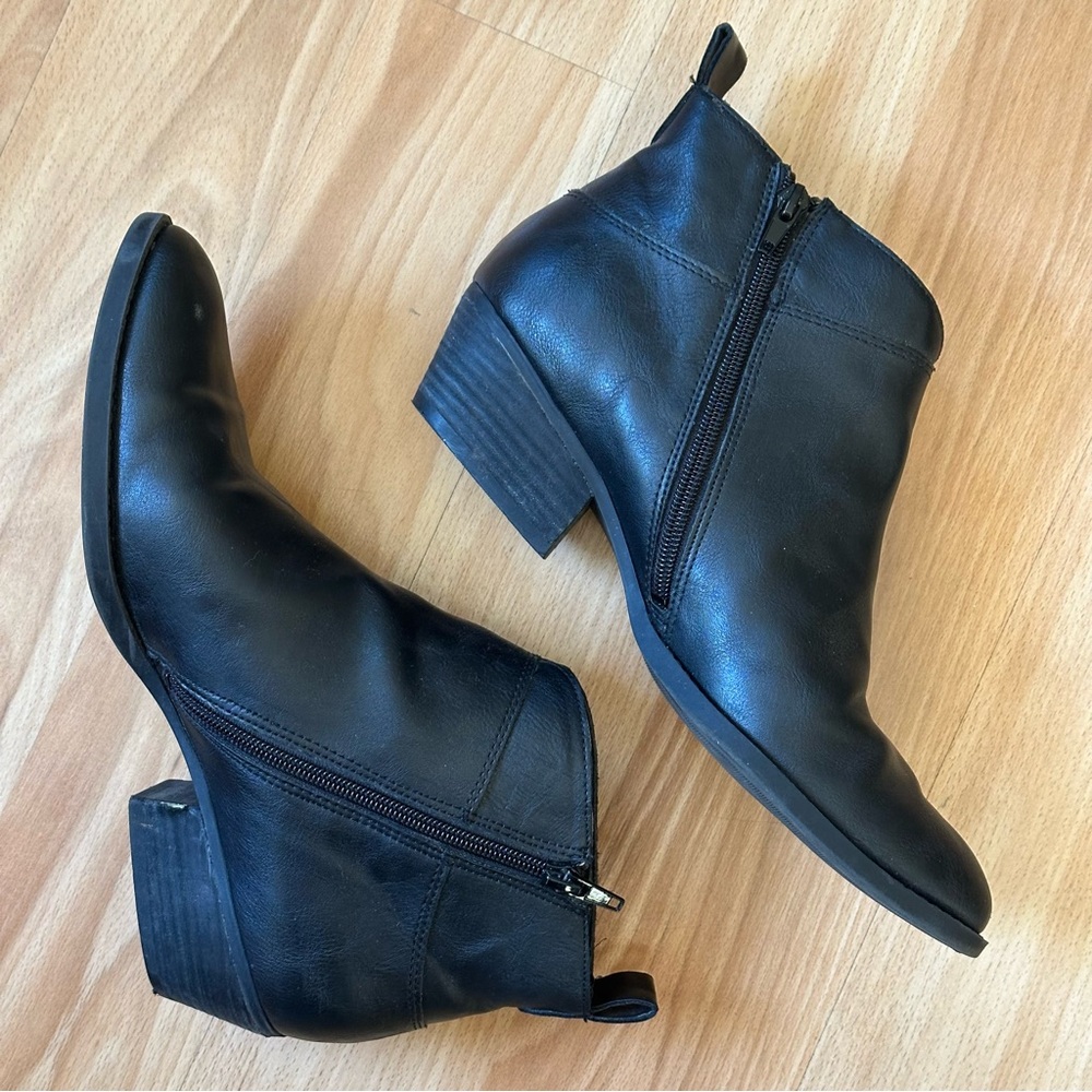 Nine West Black Ankle Booties with Side Zipper
